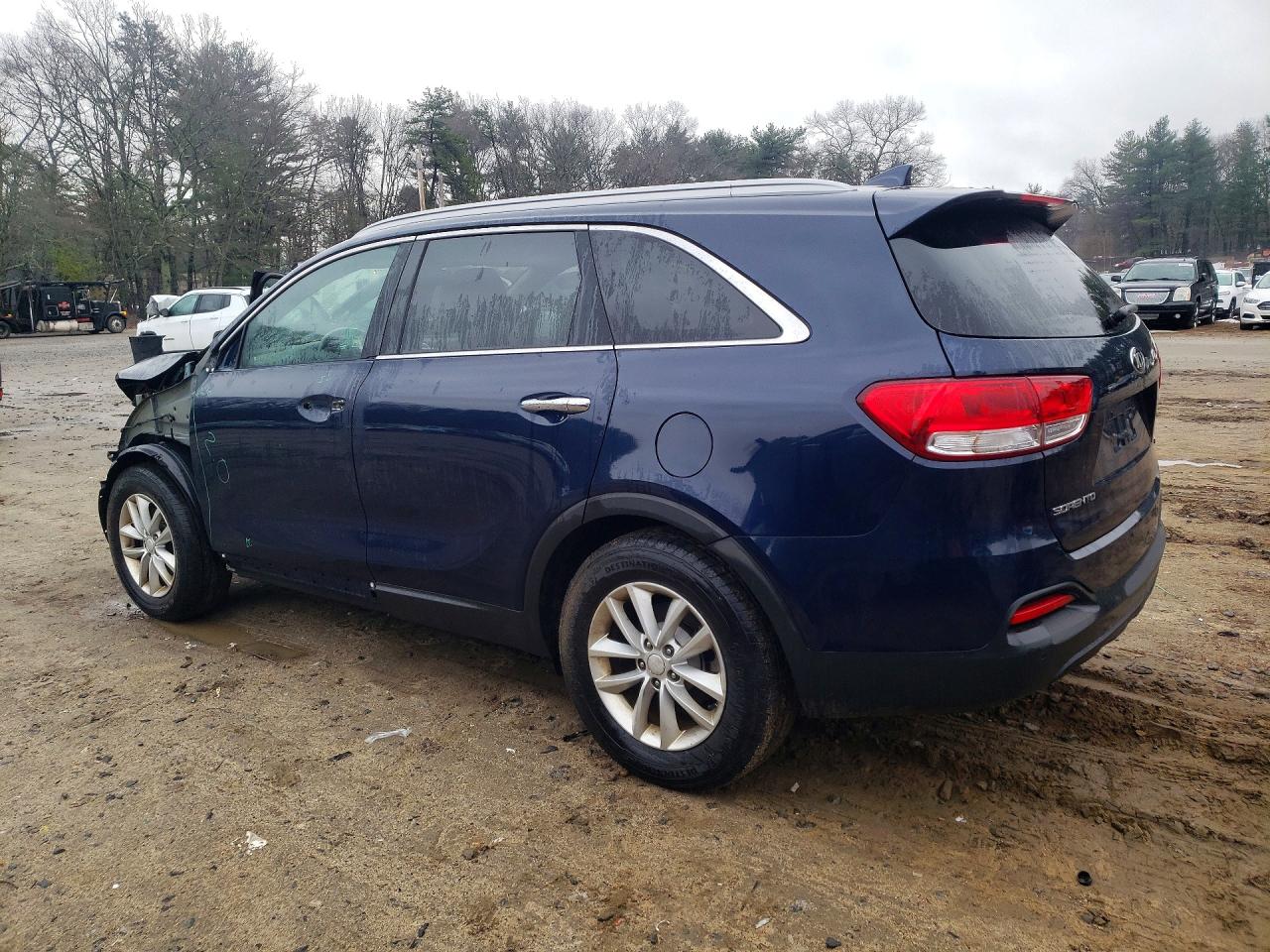 2017 KIA SORENTO LX photo 2