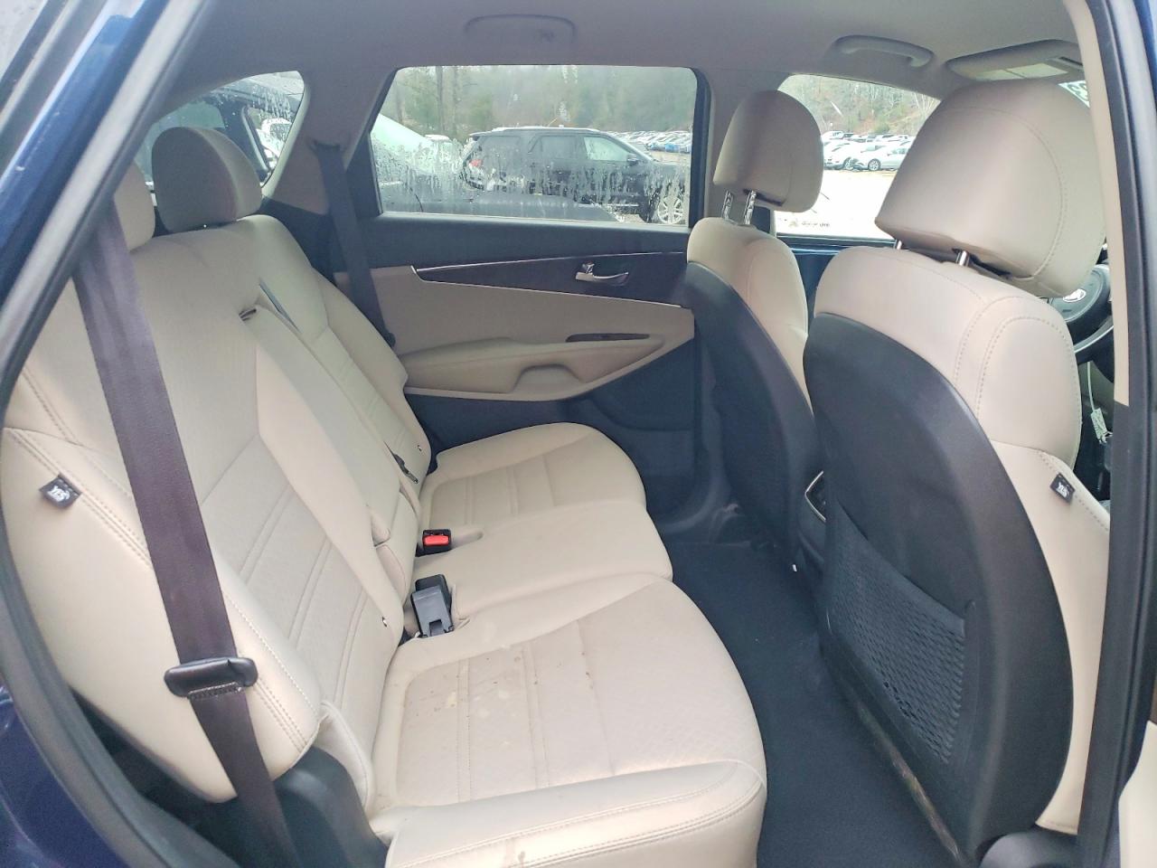 2017 KIA SORENTO LX photo 11