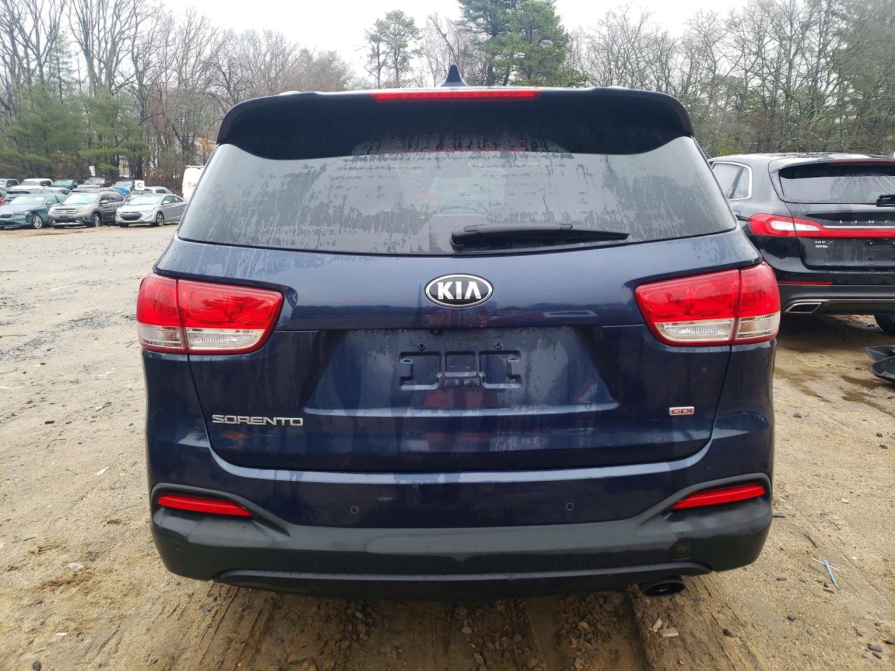 2017 KIA SORENTO LX photo 6