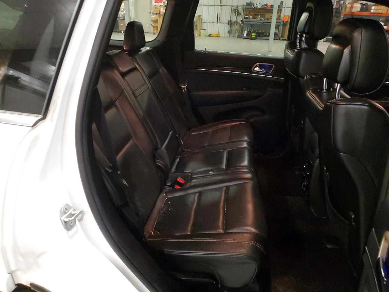 2015 JEEP GRAND CHEROKEE OVERLAND photo 11