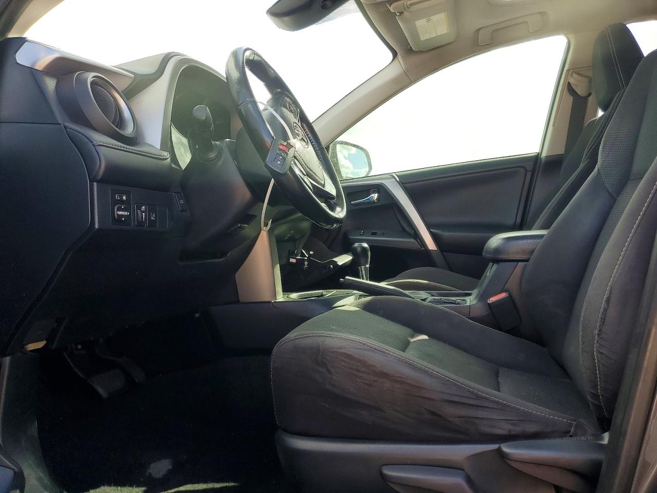 2018 TOYOTA RAV4 XLE photo 7