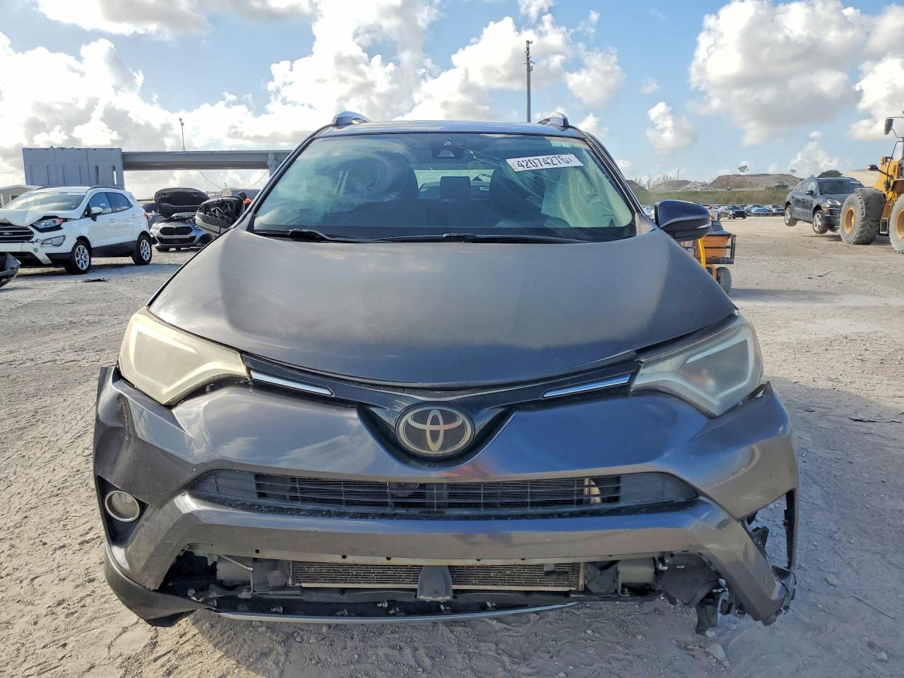 2018 TOYOTA RAV4 XLE photo 5