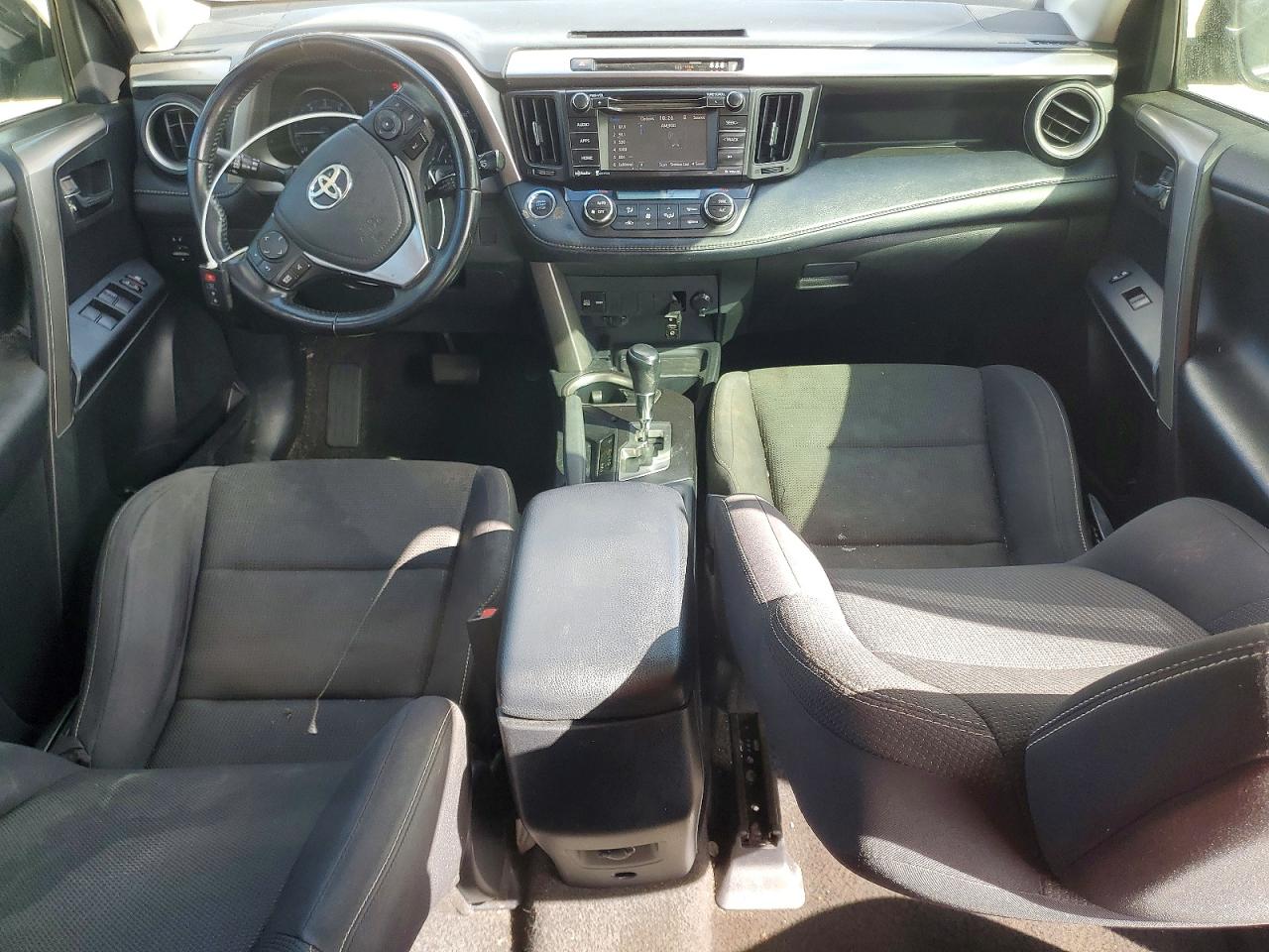 2018 TOYOTA RAV4 XLE photo 8