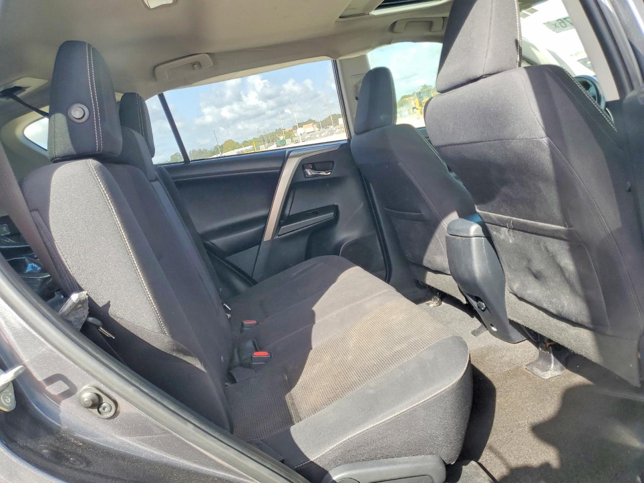 2018 TOYOTA RAV4 XLE photo 11