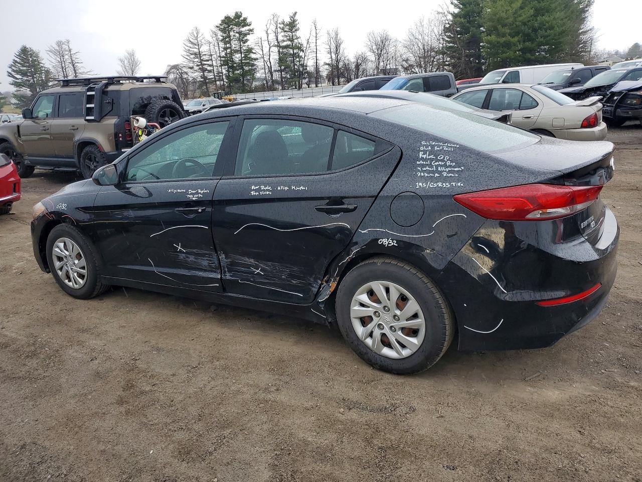 2018 HYUNDAI ELANTRA SE photo 2