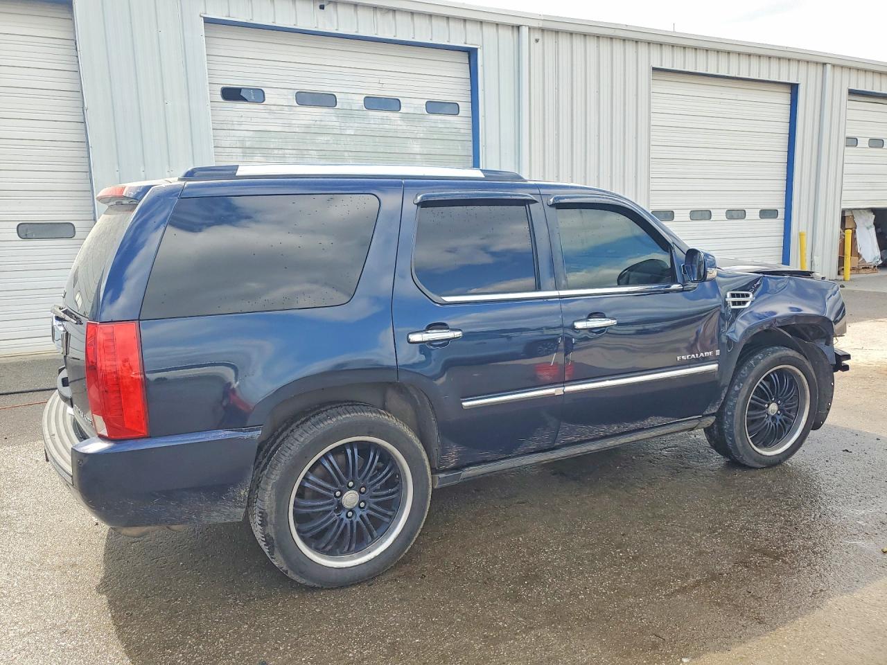 2008 CADILLAC ESCALADE LUXURY photo 3