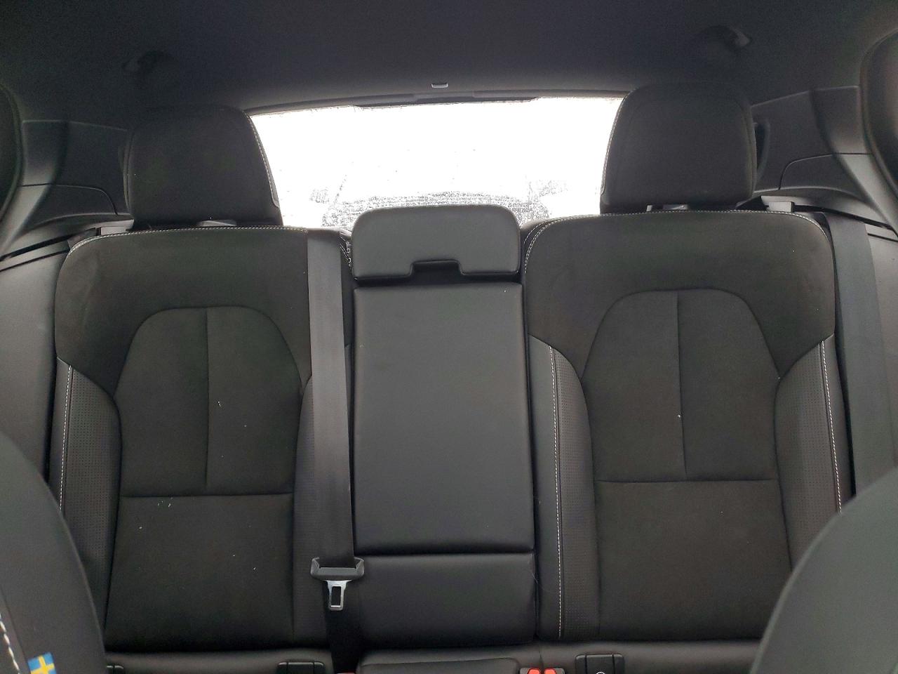 2021 VOLVO XC40 T5 R-DESIGN photo 10
