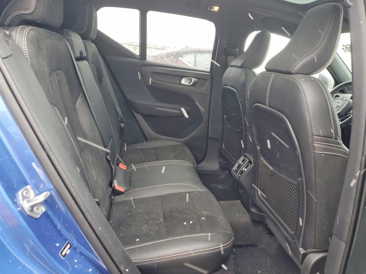 2021 VOLVO XC40 T5 R-DESIGN photo 11