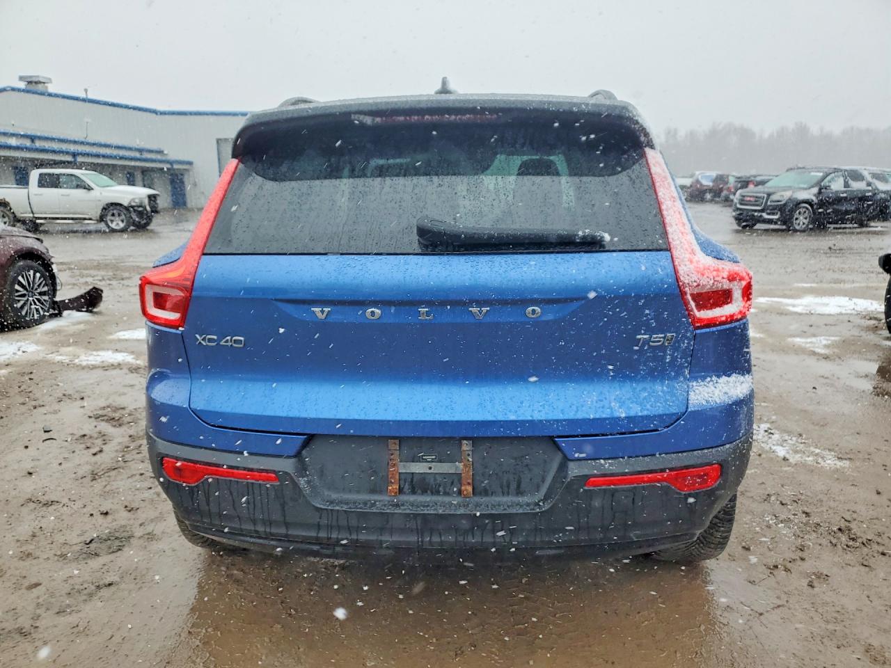 2021 VOLVO XC40 T5 R-DESIGN photo 6