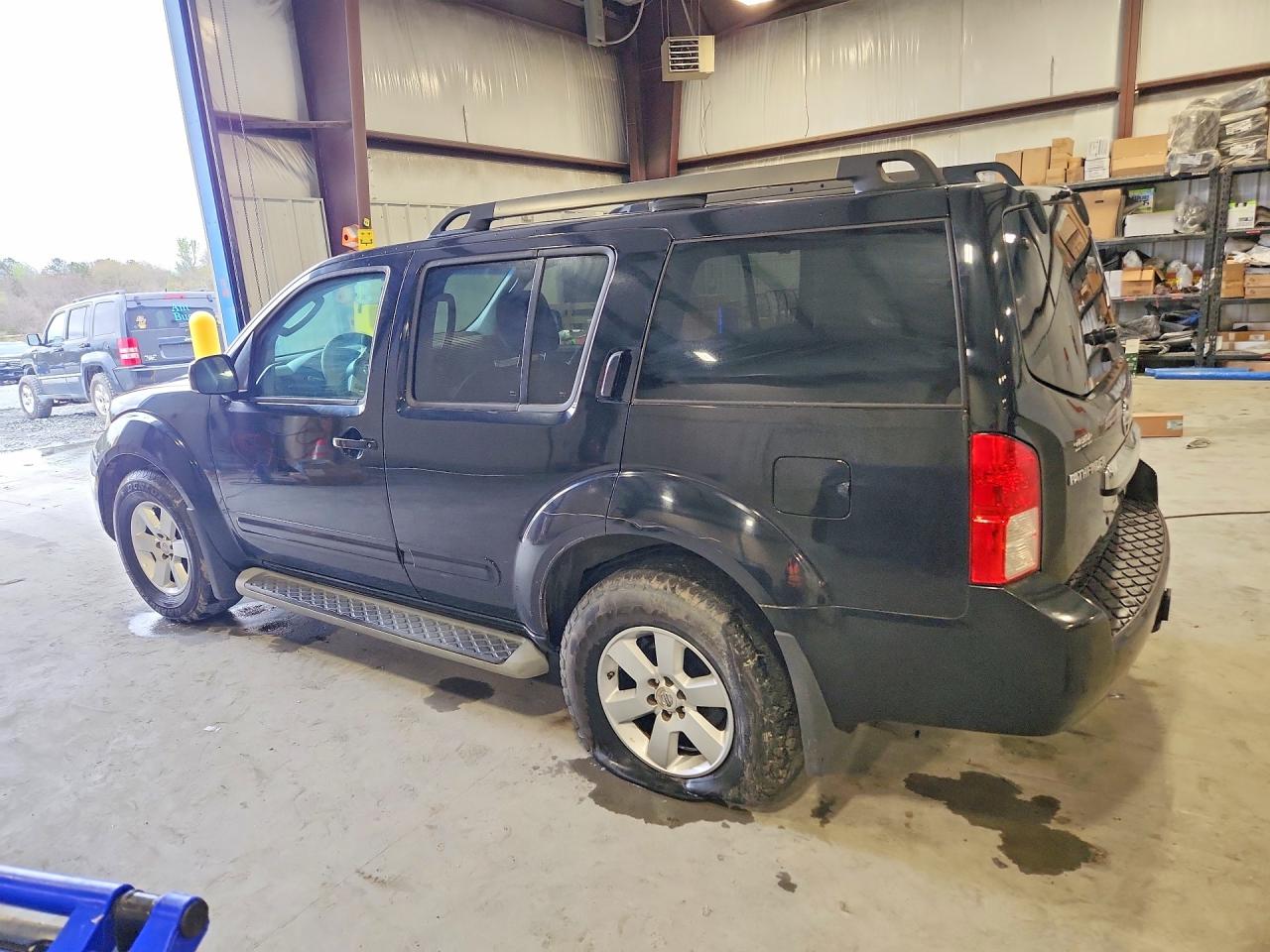 2011 NISSAN PATHFINDER S photo 3