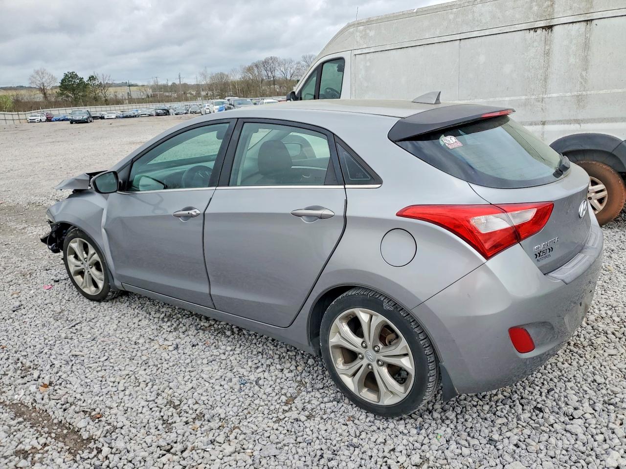 2013 HYUNDAI ELANTRA GT BASE photo 2
