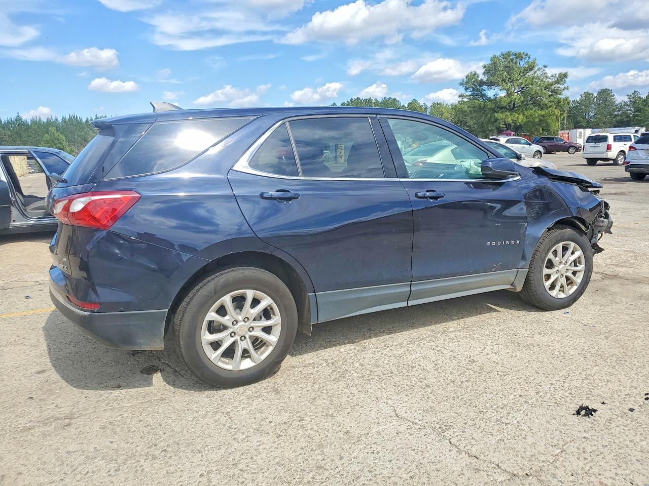 2020 CHEVROLET EQUINOX LT photo 5