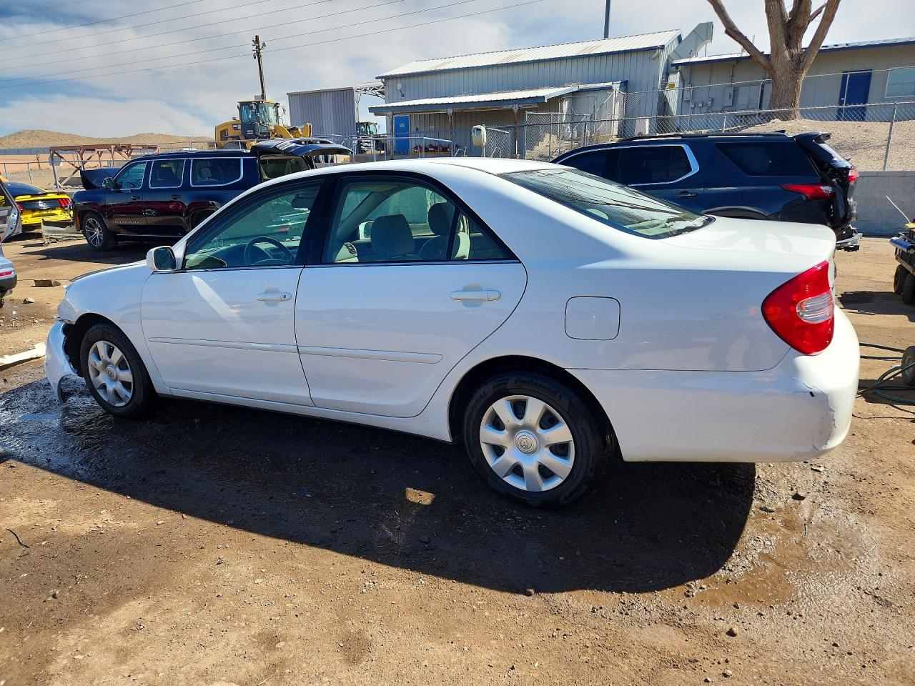 2003 TOYOTA CAMRY LE photo 3