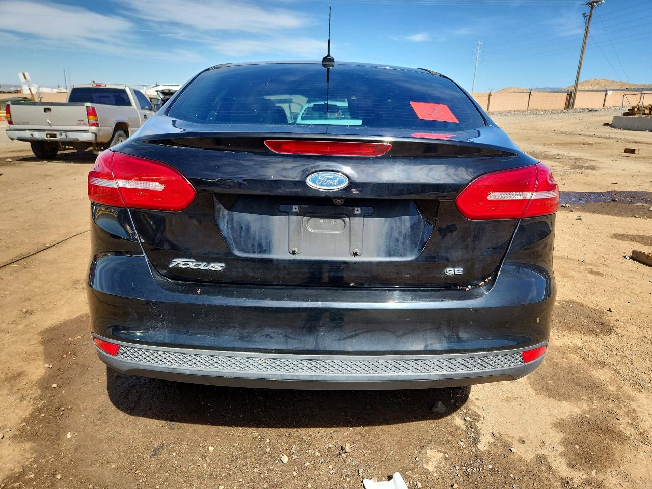 2017 FORD FOCUS SE photo 6