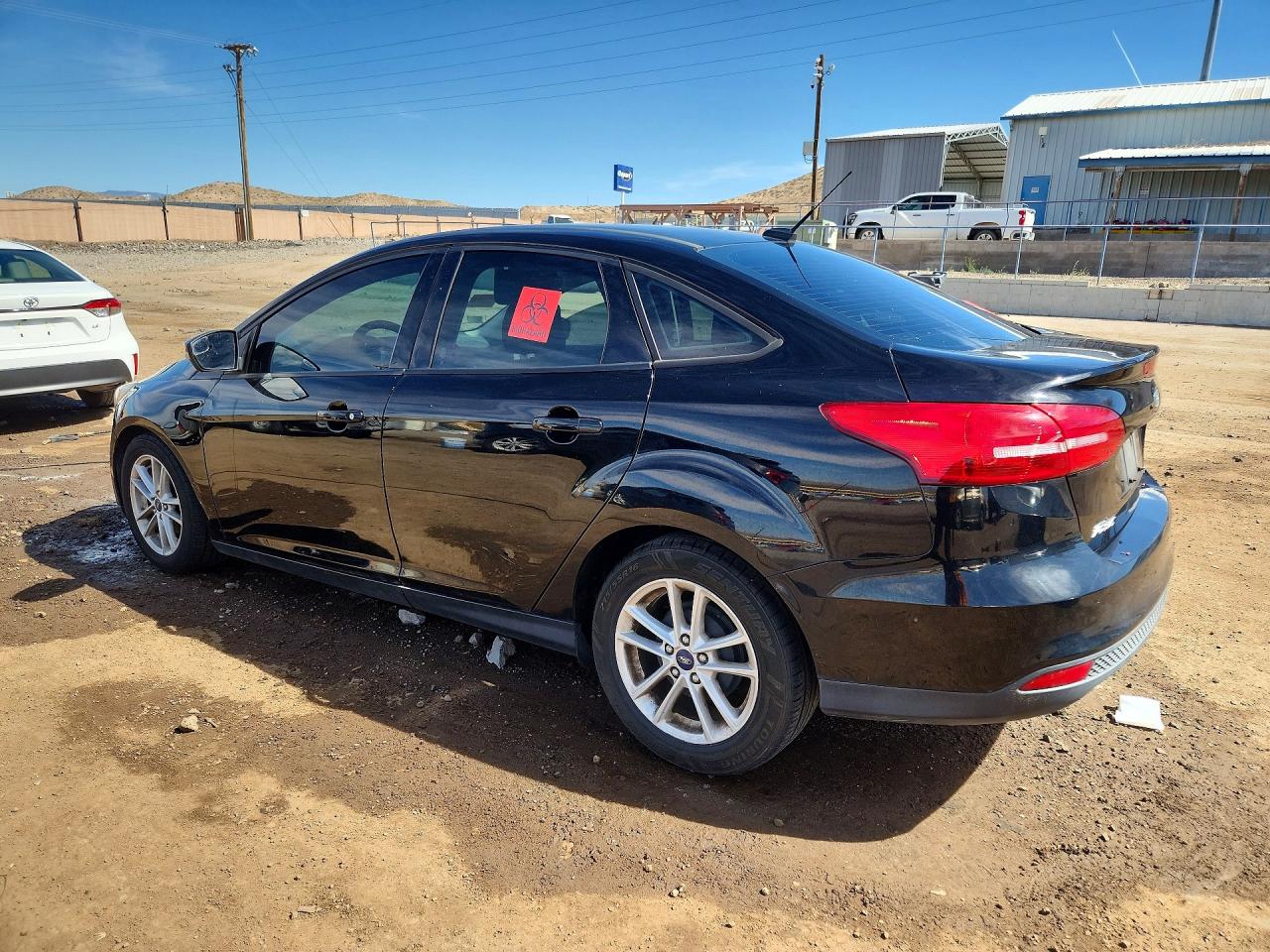 2017 FORD FOCUS SE photo 2