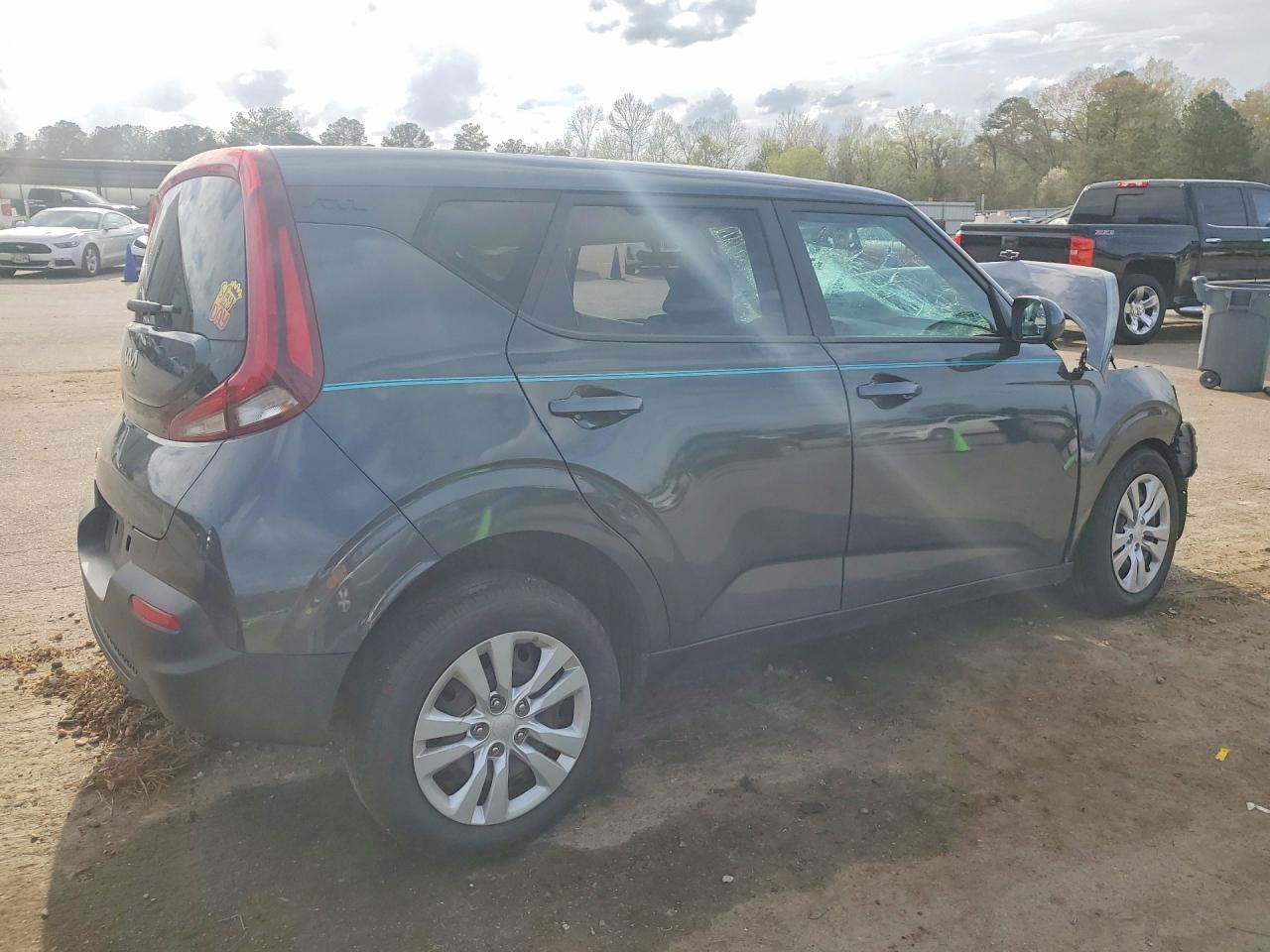 2022 KIA SOUL LX photo 5