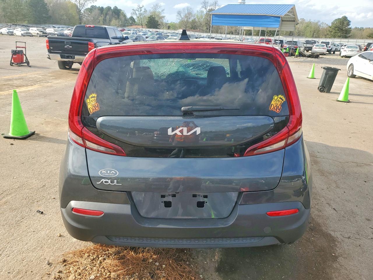 2022 KIA SOUL LX photo 11