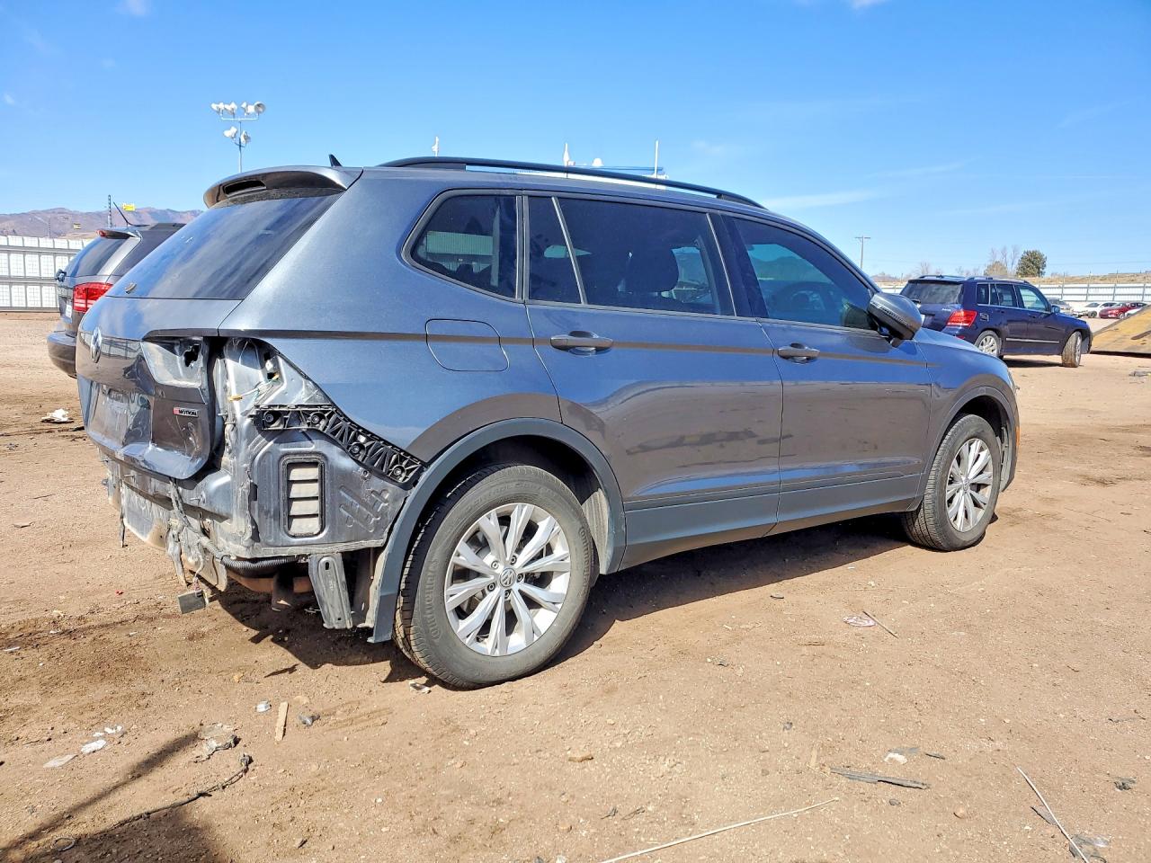 2020 VOLKSWAGEN TIGUAN S photo 5