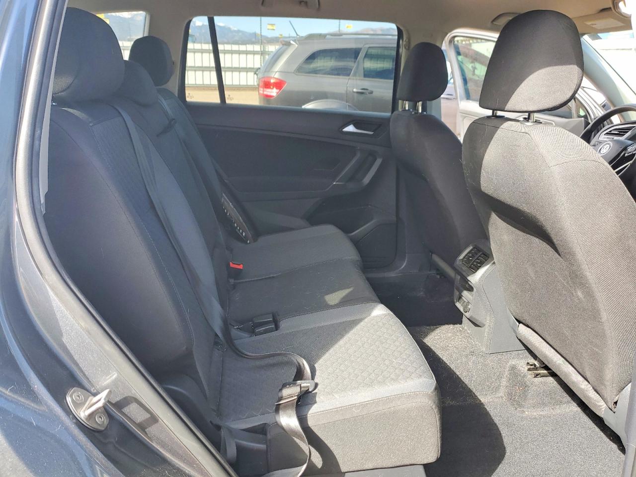 2020 VOLKSWAGEN TIGUAN S photo 19