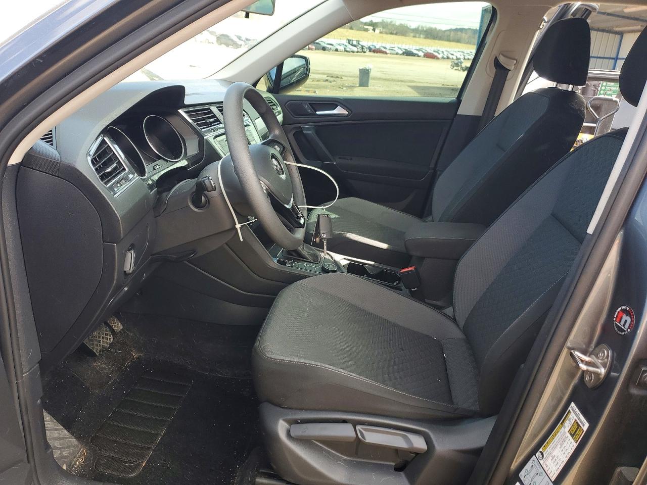 2020 VOLKSWAGEN TIGUAN S photo 13