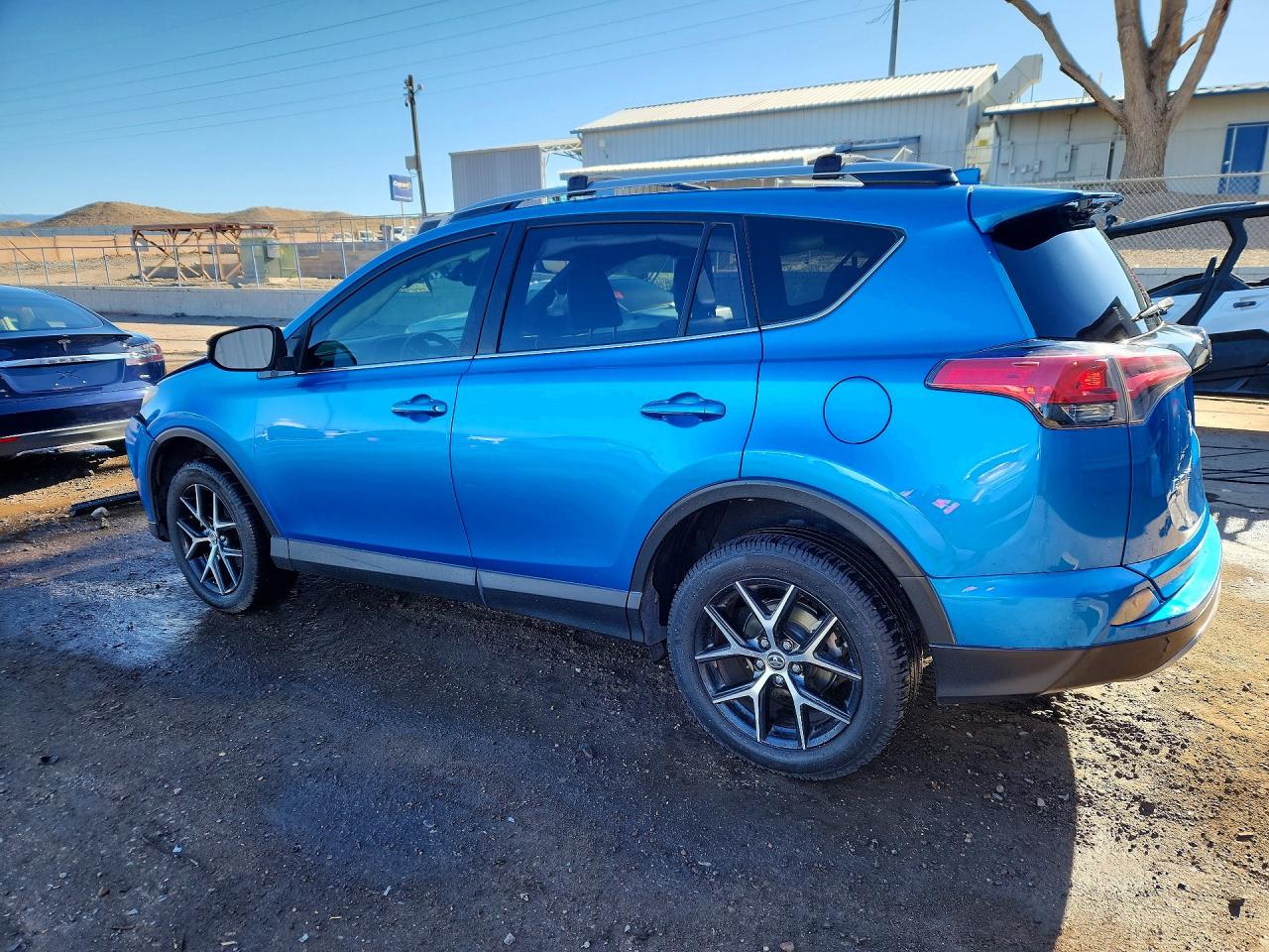 2018 TOYOTA RAV4 SE photo 4