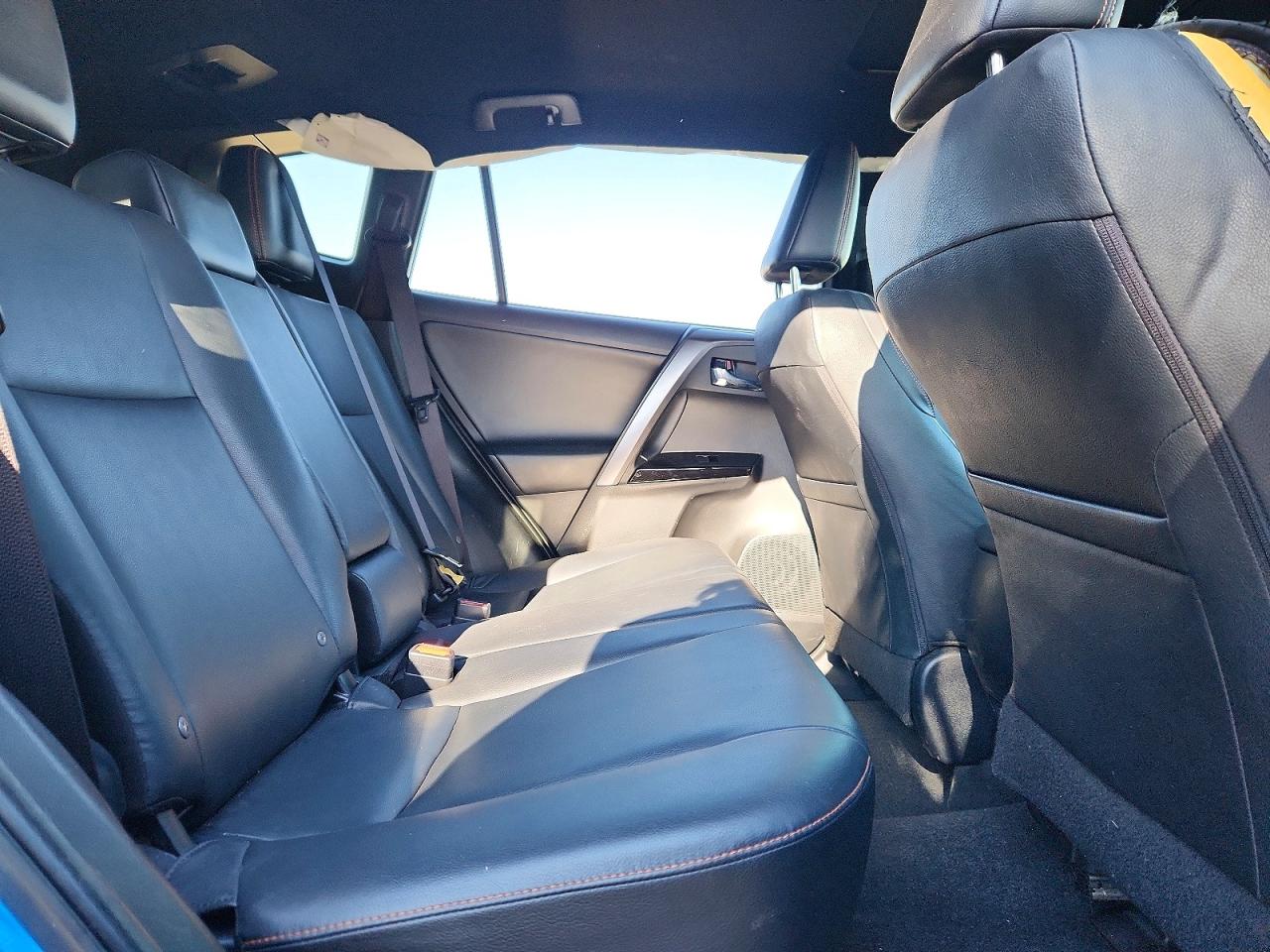 2018 TOYOTA RAV4 SE photo 28