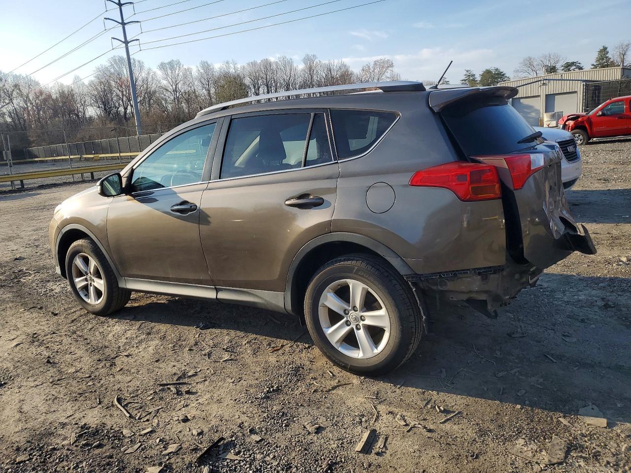 2013 TOYOTA RAV4 XLE photo 2