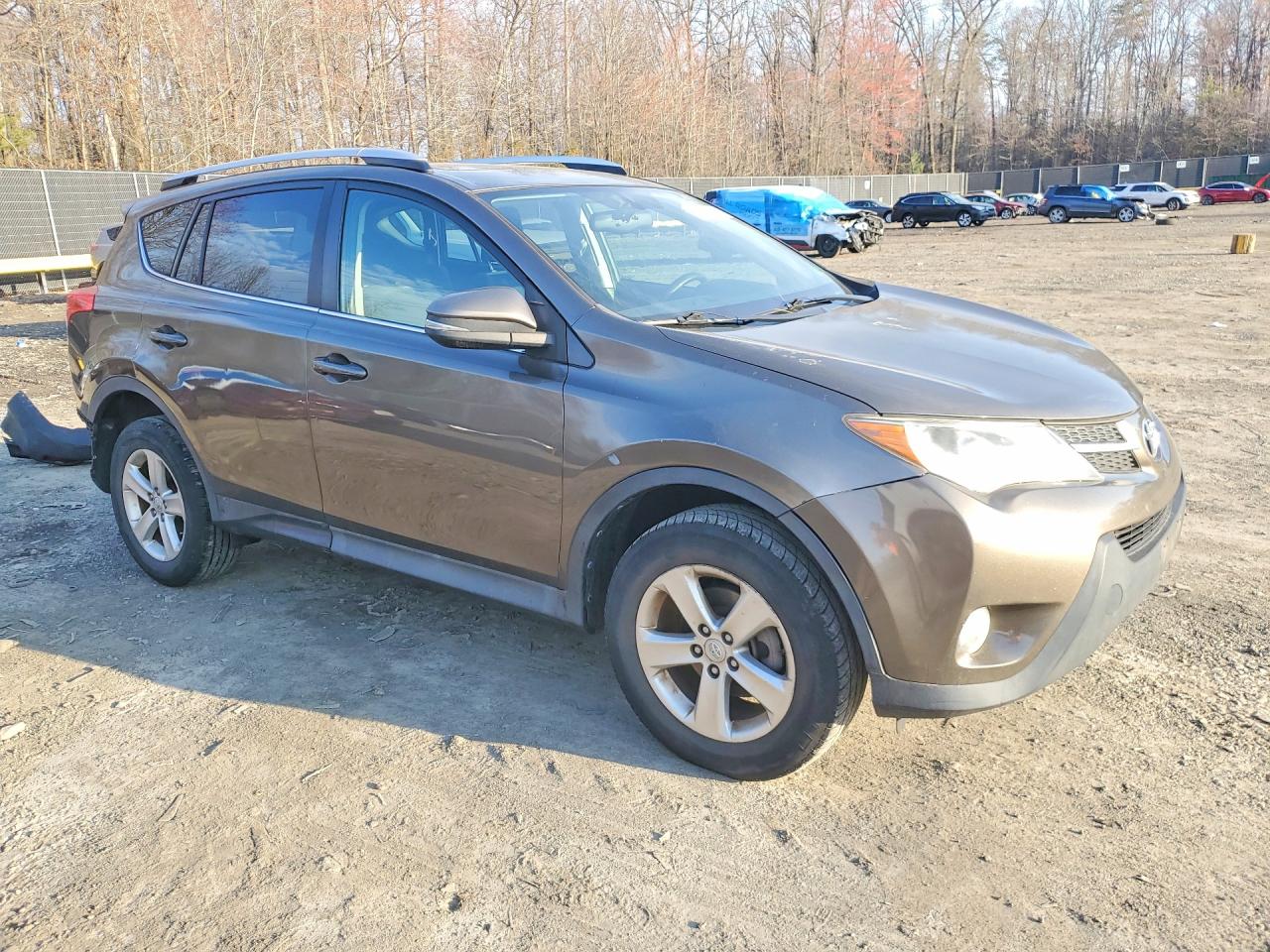 2013 TOYOTA RAV4 XLE photo 4