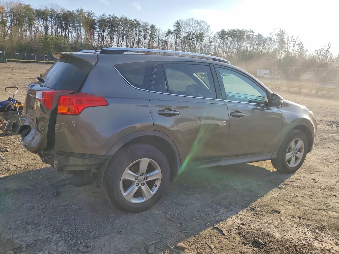2013 TOYOTA RAV4 XLE photo 3
