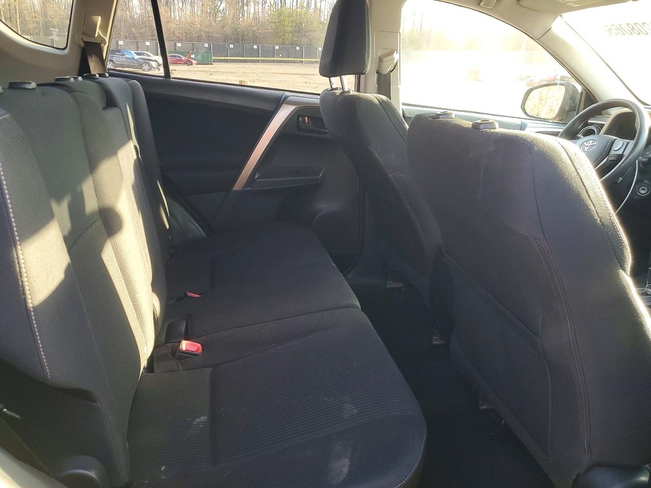 2013 TOYOTA RAV4 XLE photo 11