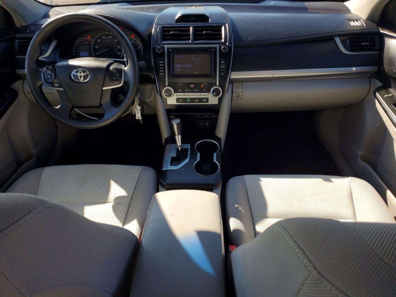 2014 TOYOTA CAMRY LE photo 15