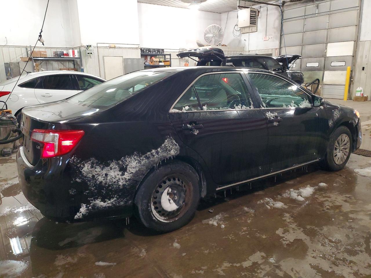 2014 TOYOTA CAMRY LE photo 7
