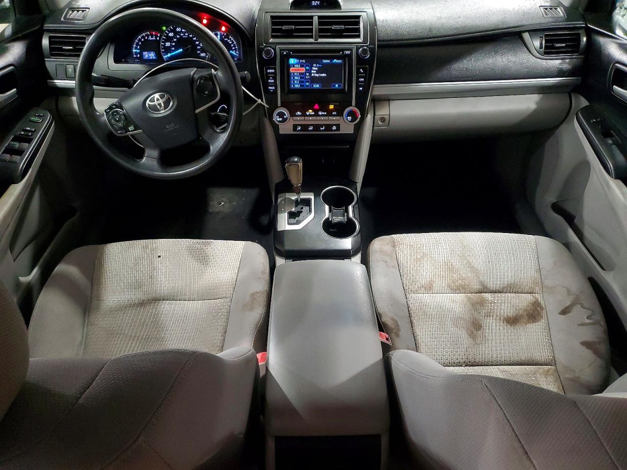 2014 TOYOTA CAMRY LE photo 22