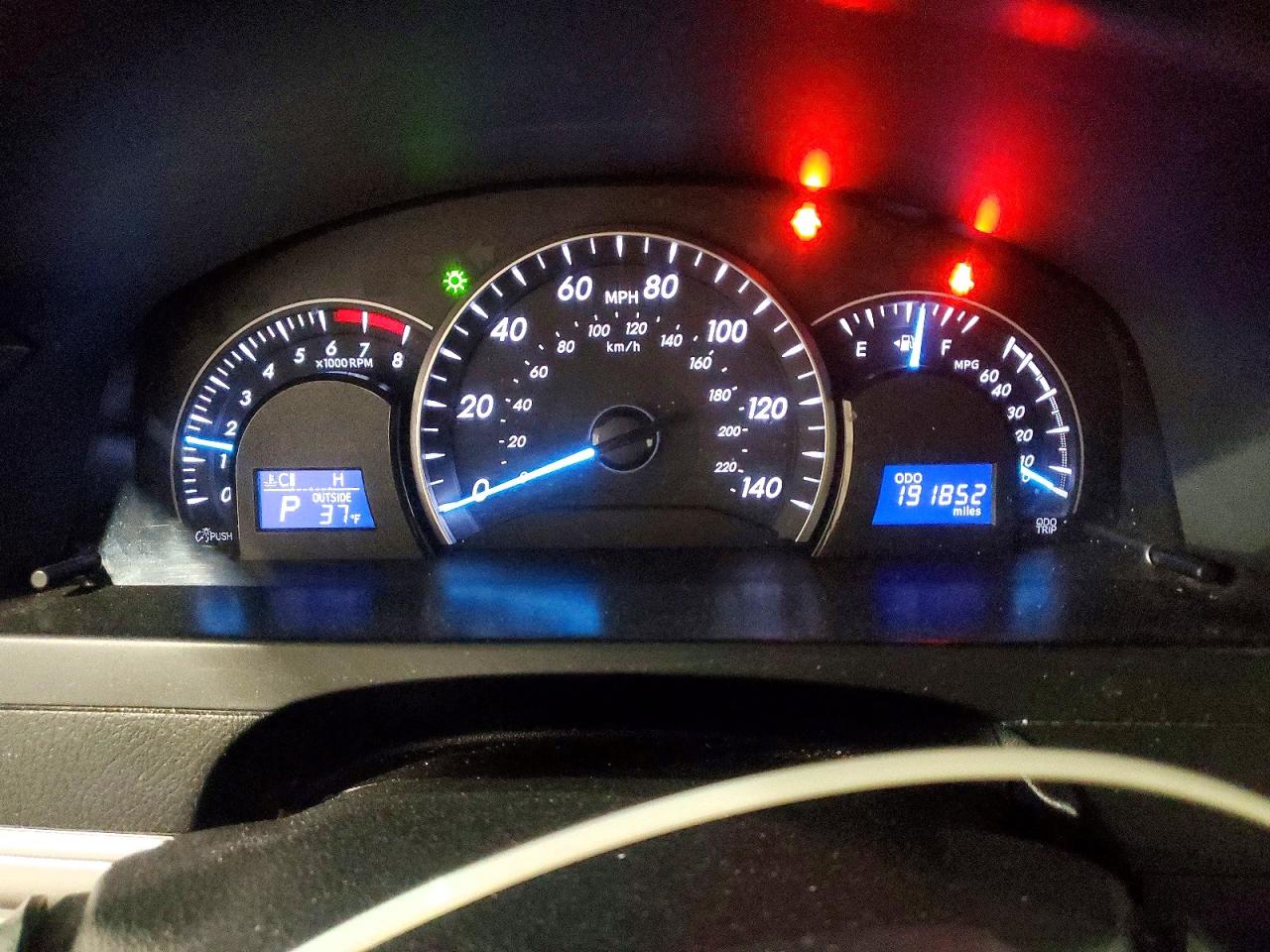 2014 TOYOTA CAMRY LE photo 25