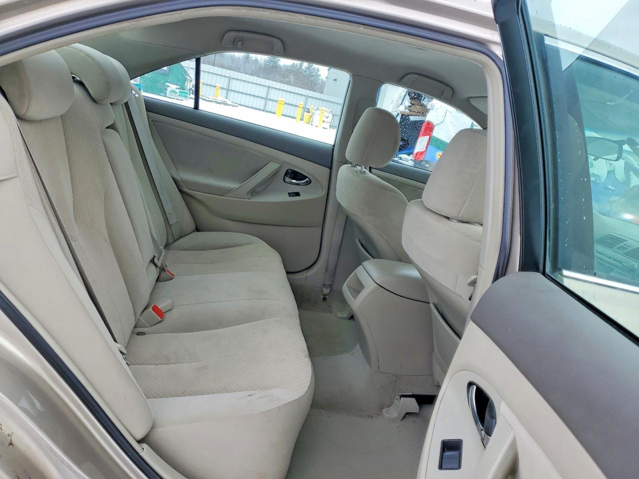 2009 TOYOTA CAMRY photo 10