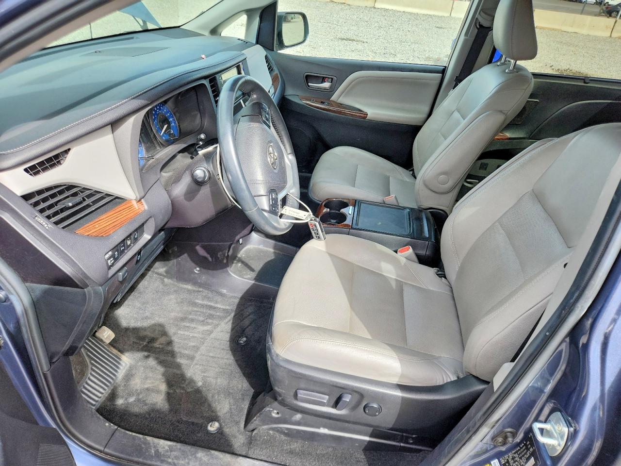 2015 TOYOTA SIENNA LIMITED 7-PASSENGER photo 7