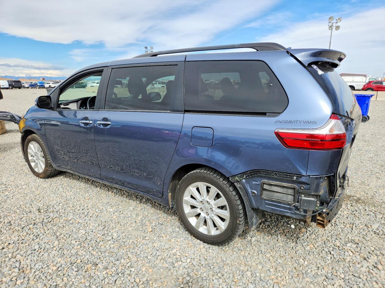 2015 TOYOTA SIENNA LIMITED 7-PASSENGER photo 2