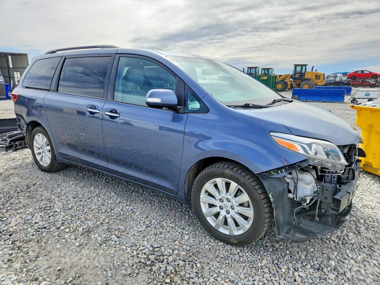 2015 TOYOTA SIENNA LIMITED 7-PASSENGER photo 4
