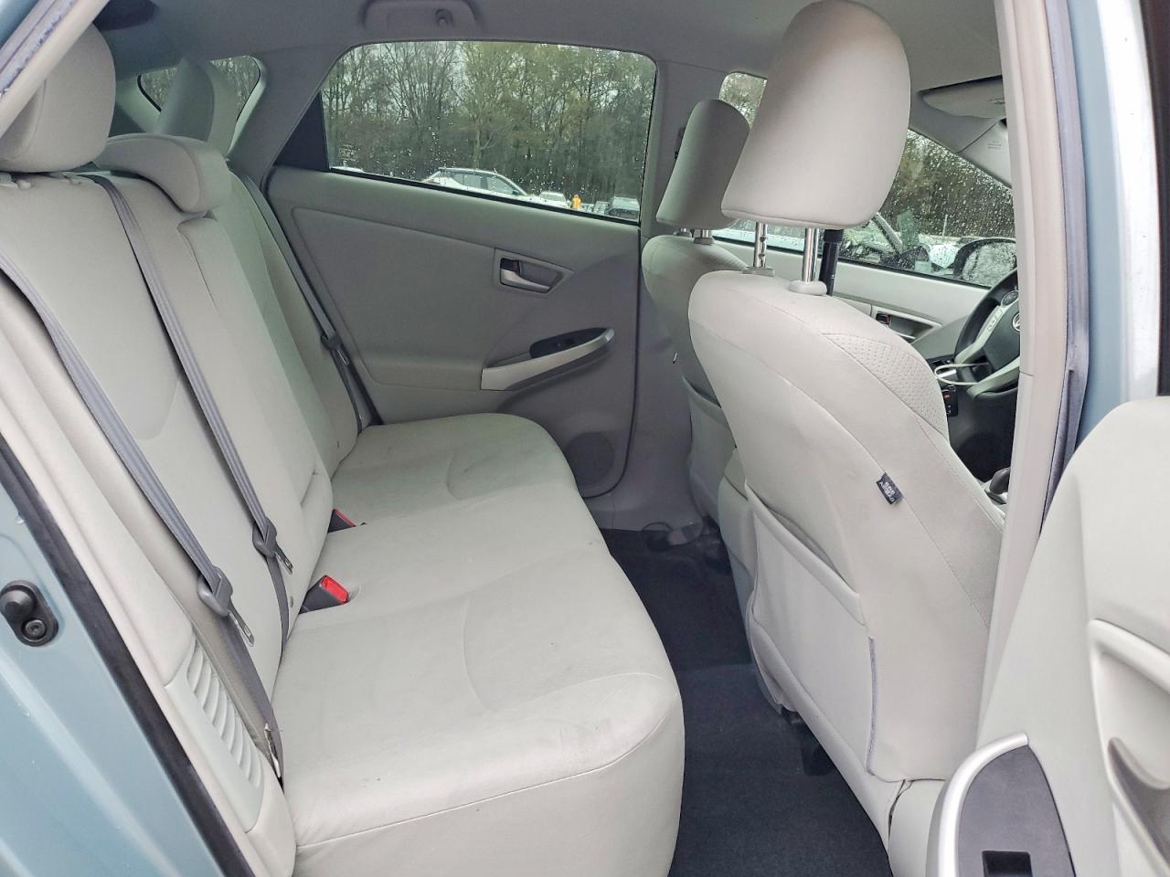 2013 TOYOTA PRIUS TWO photo 10