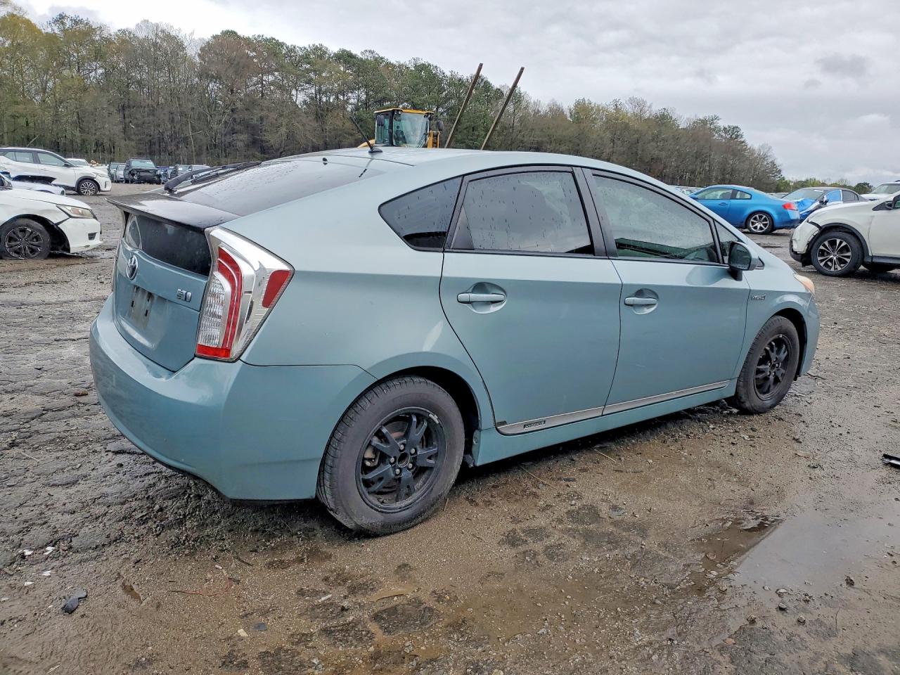 2013 TOYOTA PRIUS TWO photo 3