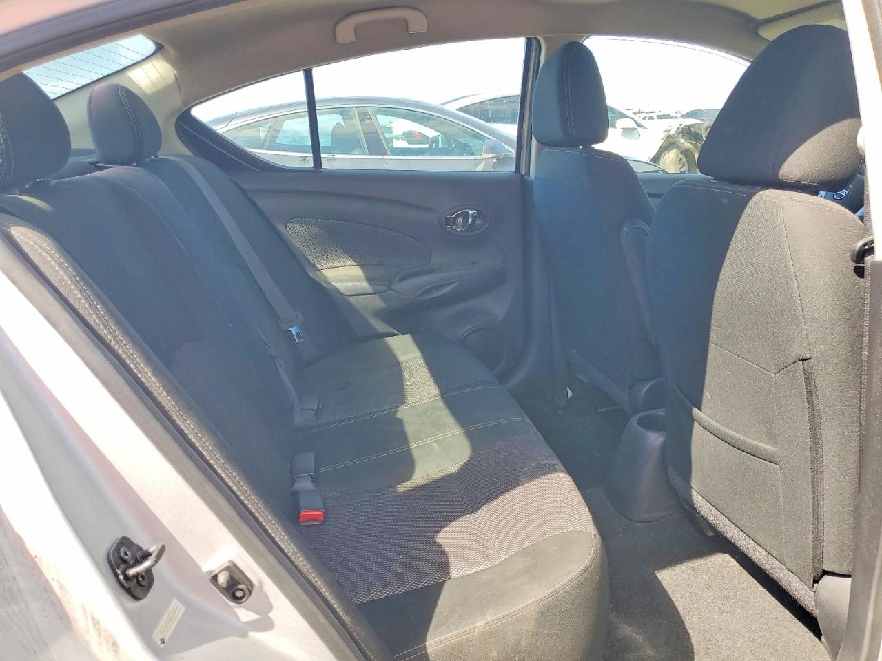 2019 NISSAN VERSA SV photo 28