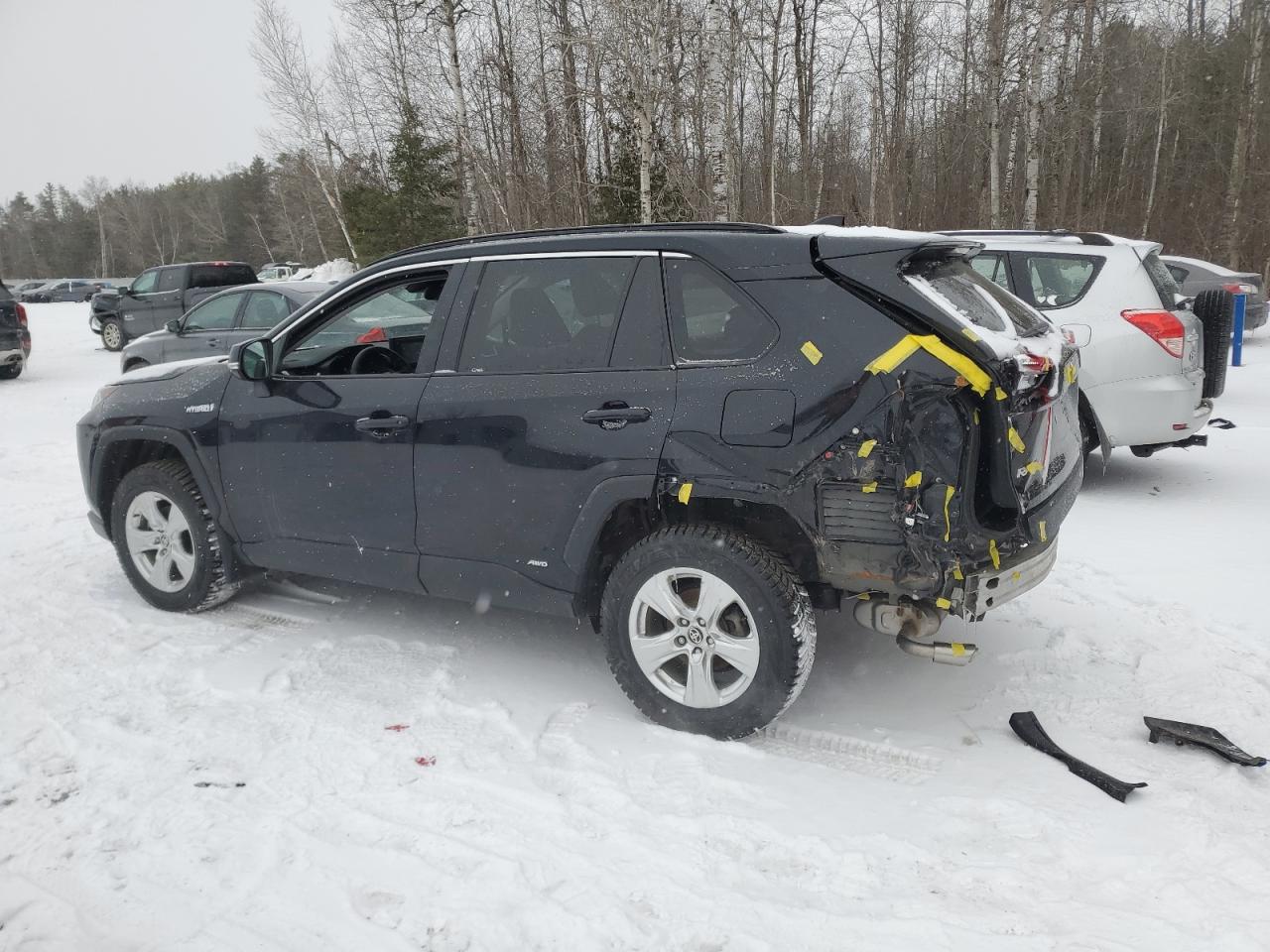 2021 TOYOTA RAV4 XLE photo 4
