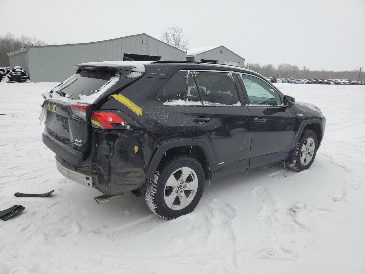 2021 TOYOTA RAV4 XLE photo 7