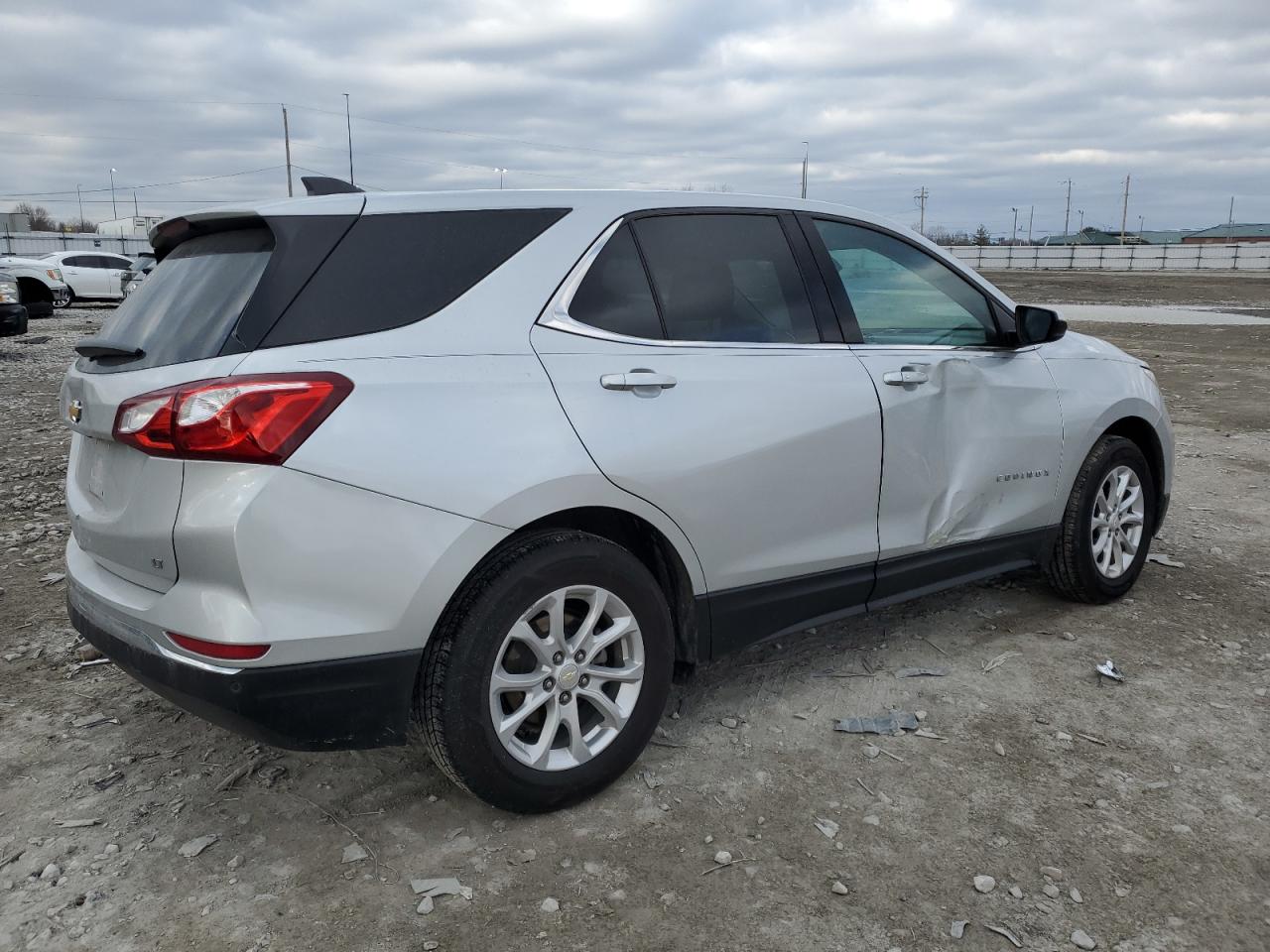 2020 CHEVROLET EQUINOX LT photo 5