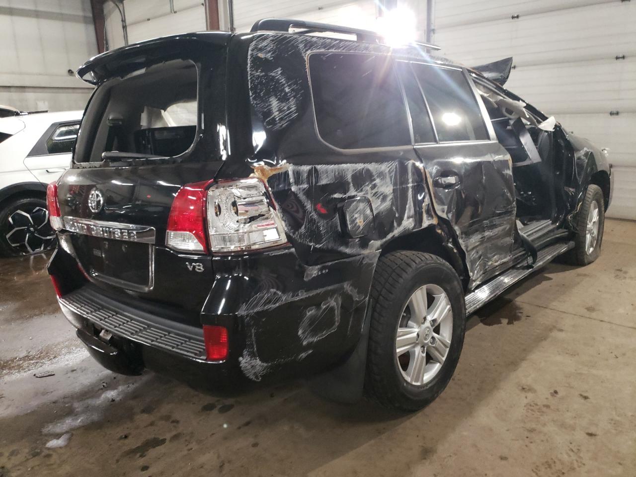 2013 TOYOTA LAND CRUISER BASE photo 3