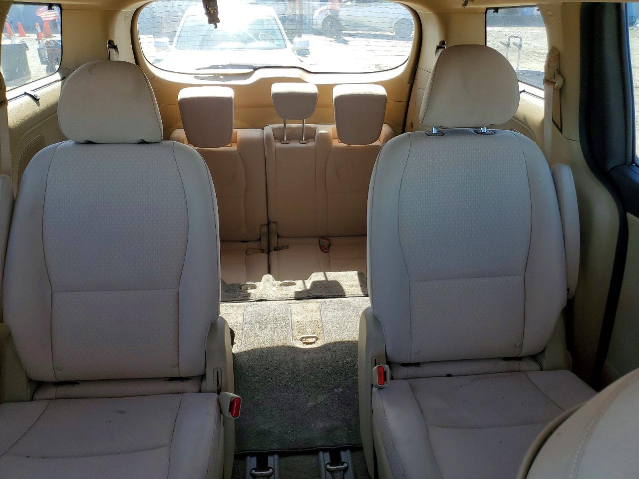 2016 KIA SEDONA LX photo 28