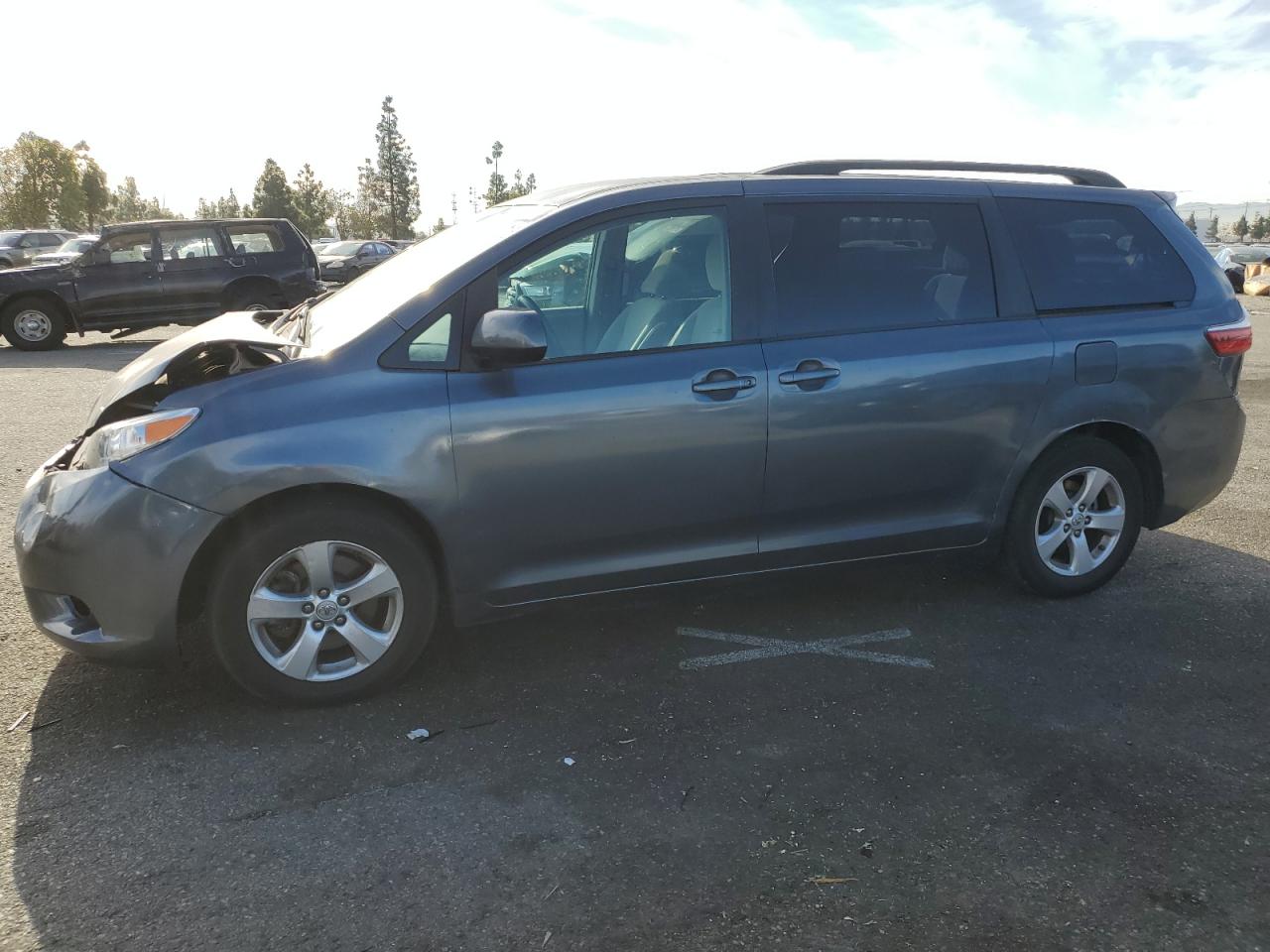 2017 TOYOTA SIENNA