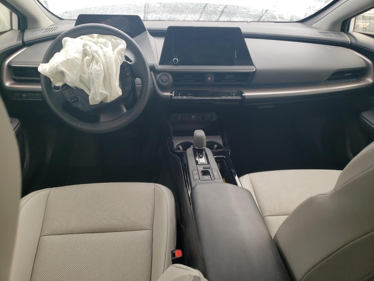 2024 TOYOTA PRIUS LE photo 8