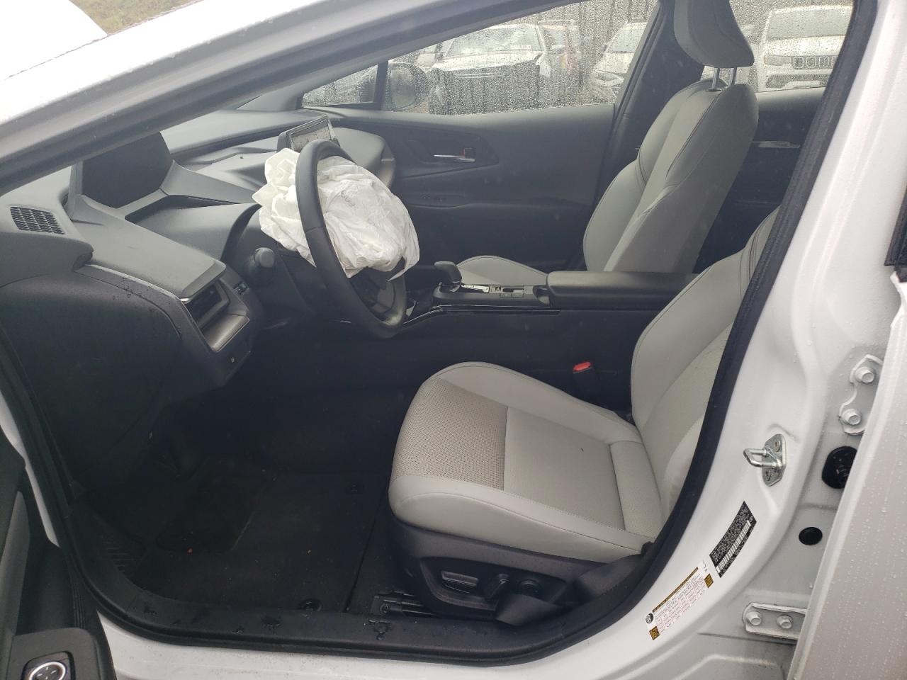2024 TOYOTA PRIUS LE photo 7