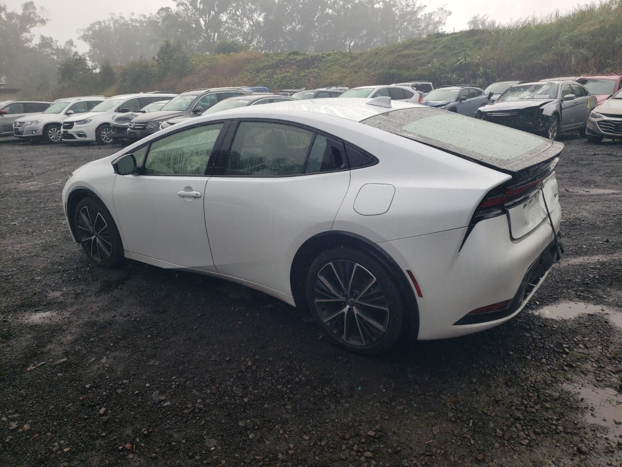 2024 TOYOTA PRIUS LE photo 2